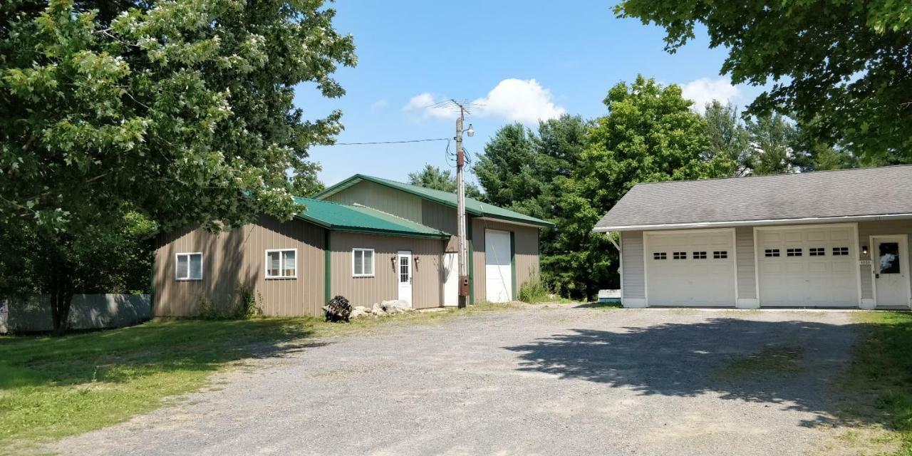 Becker'S Private Studio 2 Queen Beds, 1 Futon With A Great Back Yard! Auburn Exterior photo