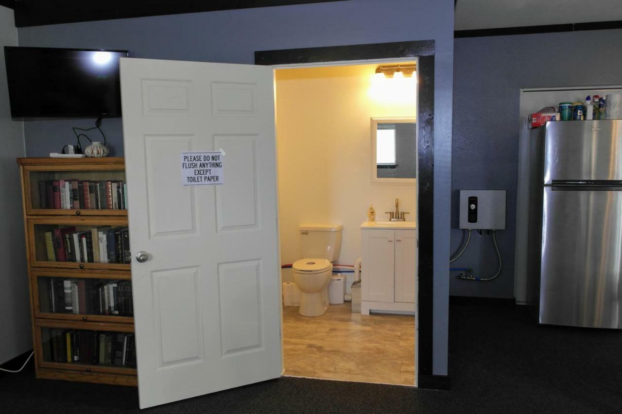 Becker'S Private Studio 2 Queen Beds, 1 Futon With A Great Back Yard! Auburn Exterior photo